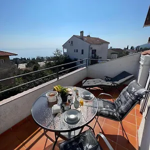 https://apartment-lady-daniela.in-istria.net