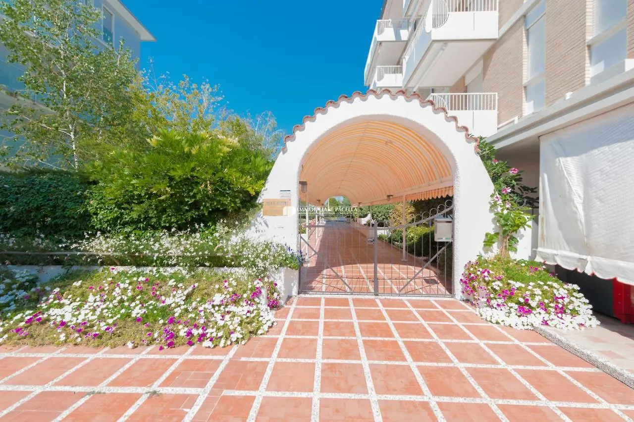 Residence Santa Fe Immobiliare Pacella Lido di Jesolo 0*,  Italy